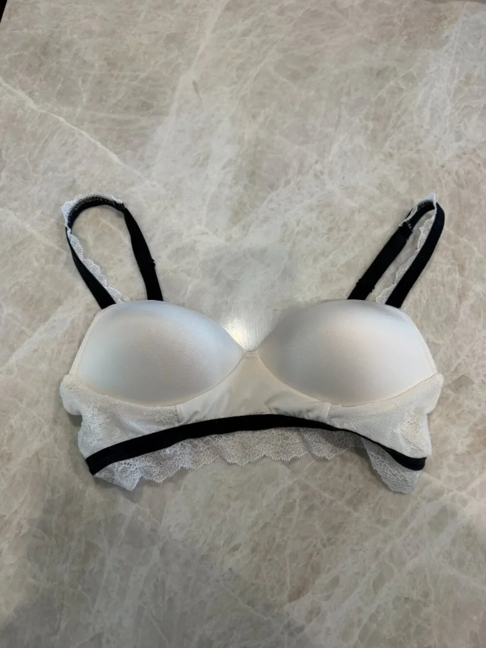 Victoria's Secret Padded Demi Bra/Bralette No‎ Wire Lace Trim Large
